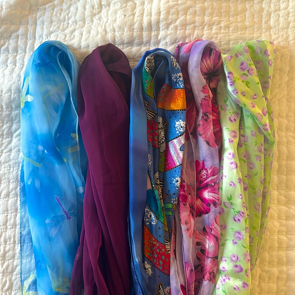 Group of 6 light scarves